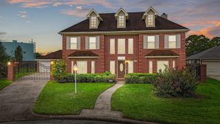 9718 Deverell Drive, Sugar Land, TX 77498