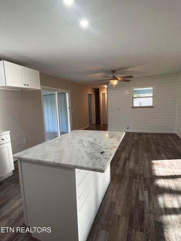 3408 Hackberry Rd, Knoxville, TN 37931