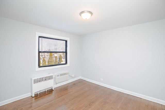 6807 N Ridge Boulevard 202, Chicago, IL 60645