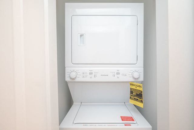 6807 N Ridge Boulevard 202, Chicago, IL 60645