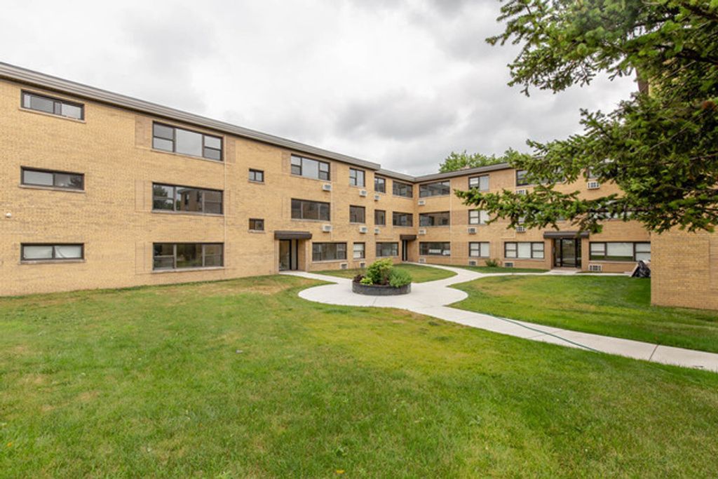 6807 N Ridge Boulevard 202, Chicago, IL 60645