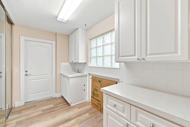 7780 Pine Island Way, West Palm Beach, FL 33411