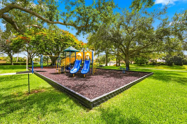 7780 Pine Island Way, West Palm Beach, FL 33411