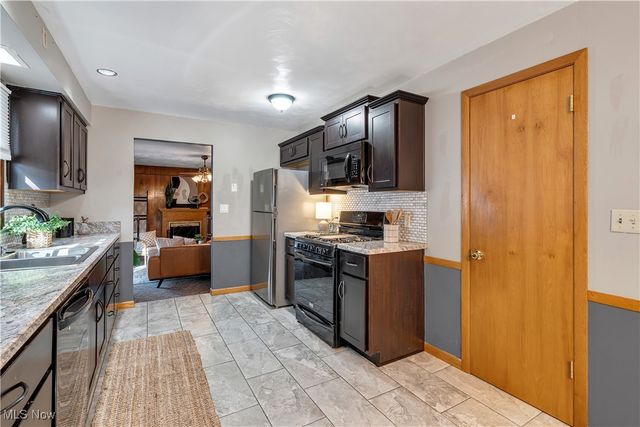 2414 Ardenwood Place, Youngstown, OH 44515