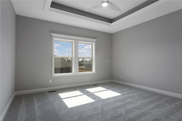 3327 NW 93rd Street, Kansas City, MO 64154