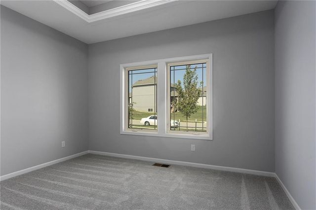 3327 NW 93rd Street, Kansas City, MO 64154