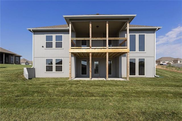 3327 NW 93rd Street, Kansas City, MO 64154