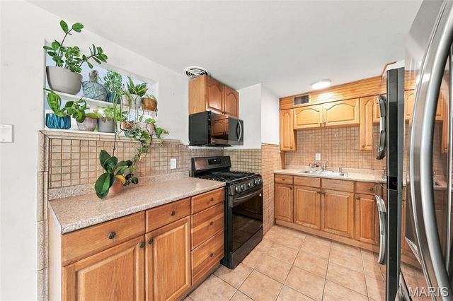 2 Marquette Drive, Florissant, MO 63031