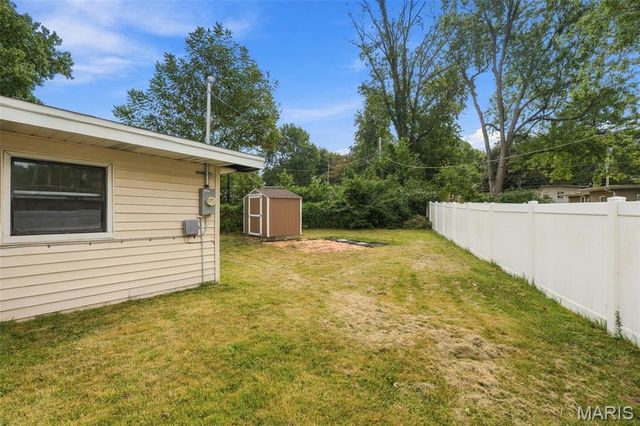 2 Marquette Drive, Florissant, MO 63031
