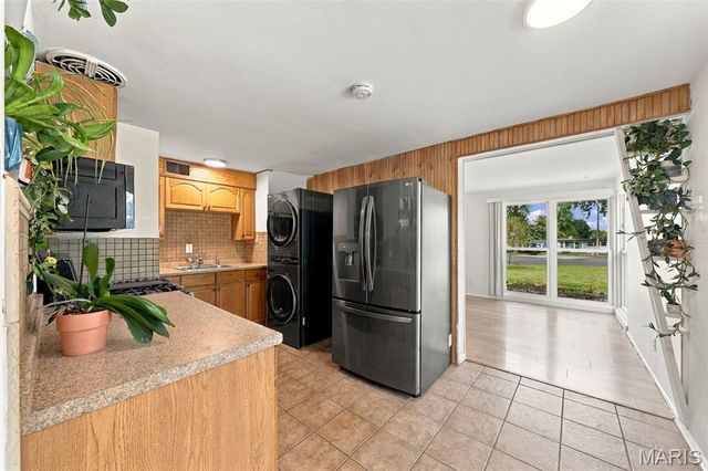 2 Marquette Drive, Florissant, MO 63031
