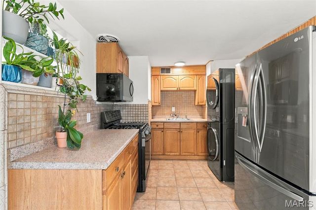 2 Marquette Drive, Florissant, MO 63031