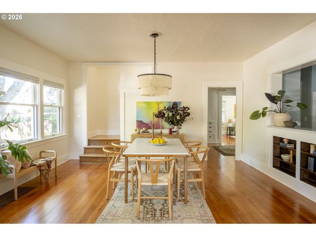 2415 Se IVON St, Portland, OR 97202