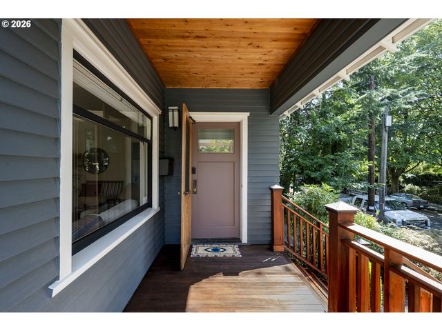 2415 Se IVON St, Portland, OR 97202
