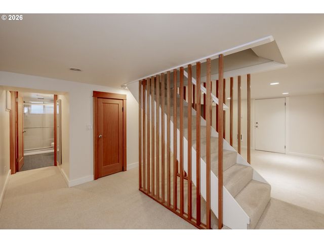 2415 Se IVON St, Portland, OR 97202