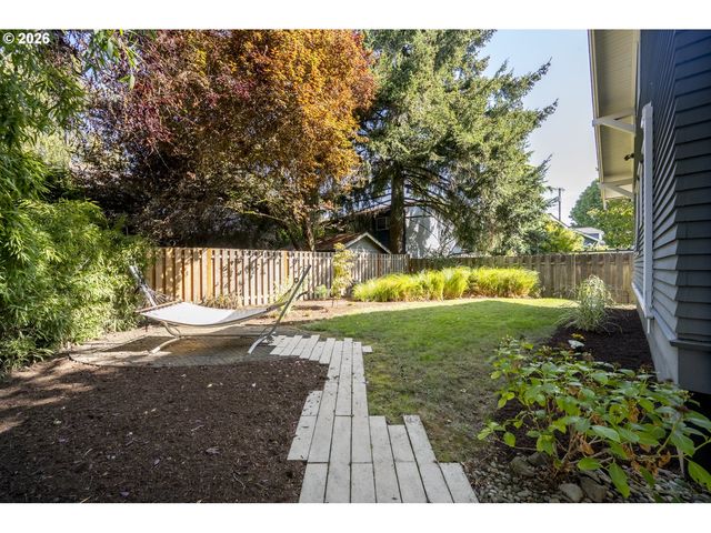 2415 Se IVON St, Portland, OR 97202