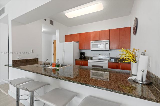 1200 Brickell Bay Dr PH 4218, Miami, FL 33131