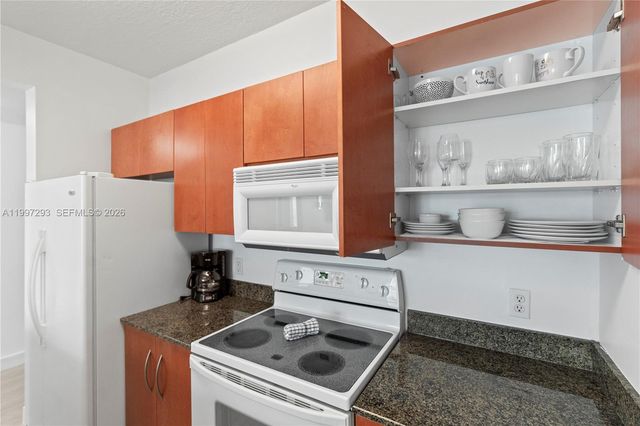 1200 Brickell Bay Dr PH 4218, Miami, FL 33131