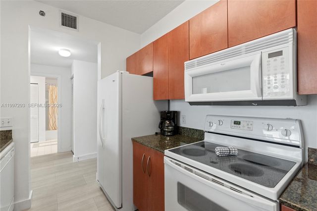 1200 Brickell Bay Dr PH 4218, Miami, FL 33131