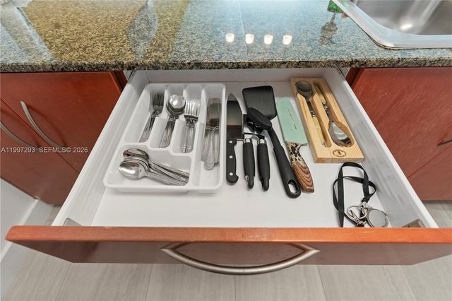 1200 Brickell Bay Dr PH 4218, Miami, FL 33131