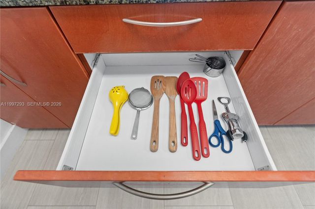 1200 Brickell Bay Dr PH 4218, Miami, FL 33131