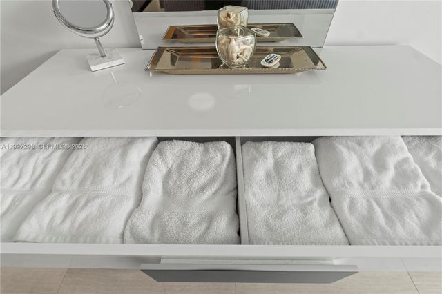 1200 Brickell Bay Dr PH 4218, Miami, FL 33131