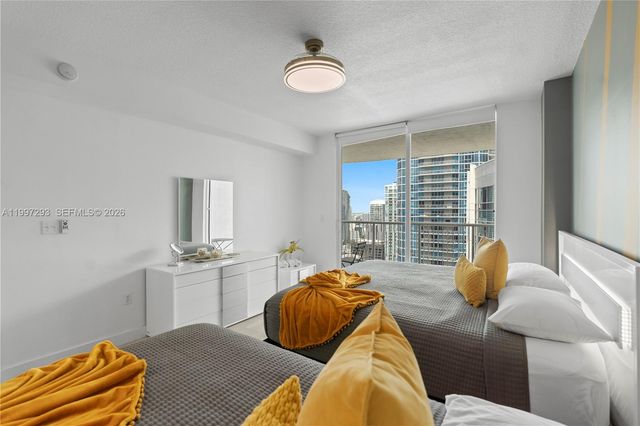 1200 Brickell Bay Dr PH 4218, Miami, FL 33131