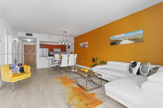 1200 Brickell Bay Dr PH 4218, Miami, FL 33131