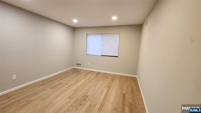 121 Broadway, Cresskill, NJ 07626