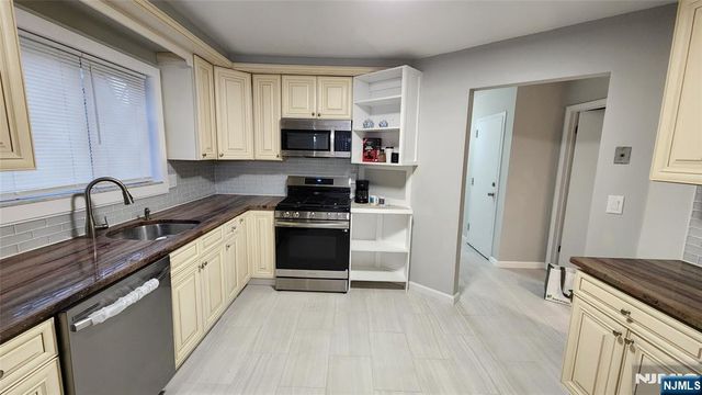 121 Broadway, Cresskill, NJ 07626