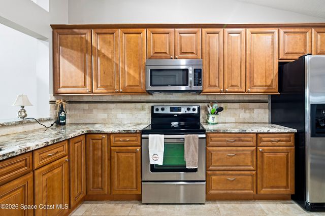 811 Oakwood Drive, Melbourne, FL 32940