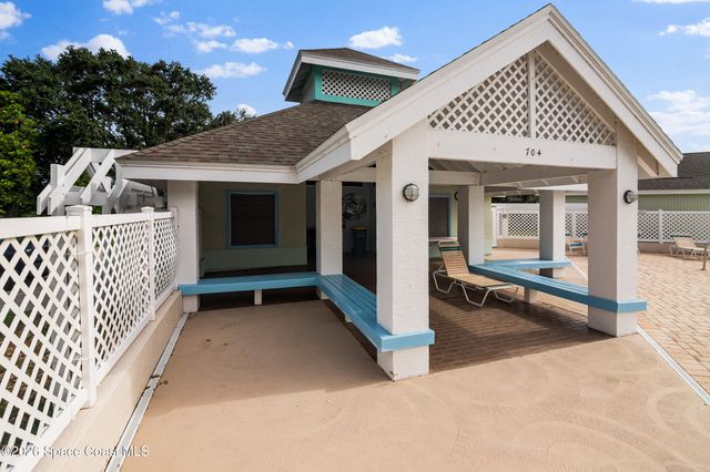 811 Oakwood Drive, Melbourne, FL 32940