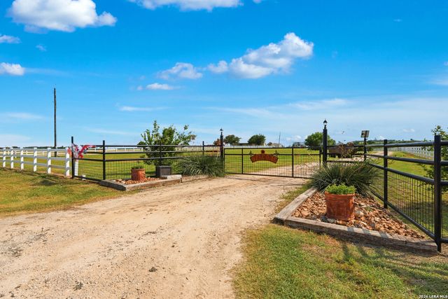 4874 Old Lehmann, Kingsbury, TX 78638