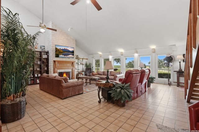 4874 Old Lehmann, Kingsbury, TX 78638