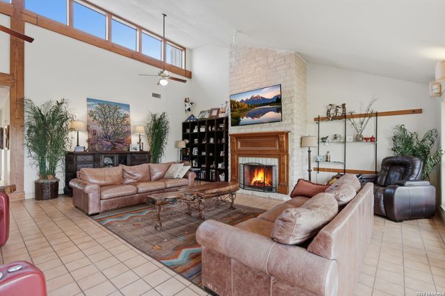 4874 Old Lehmann, Kingsbury, TX 78638