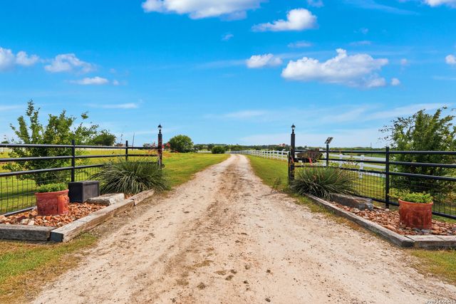 4874 Old Lehmann, Kingsbury, TX 78638