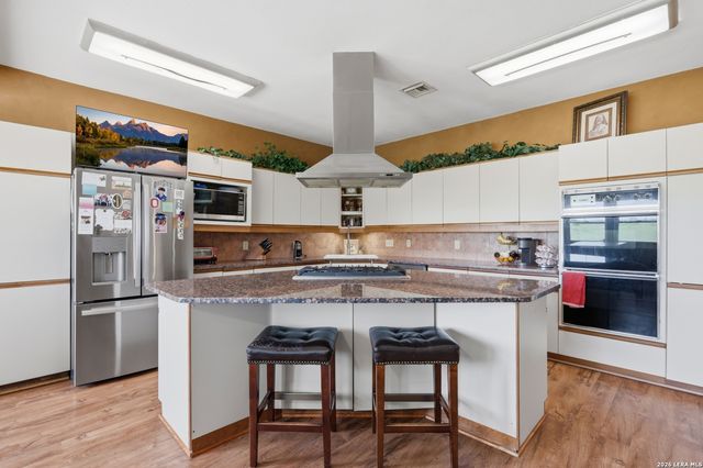 4874 Old Lehmann, Kingsbury, TX 78638