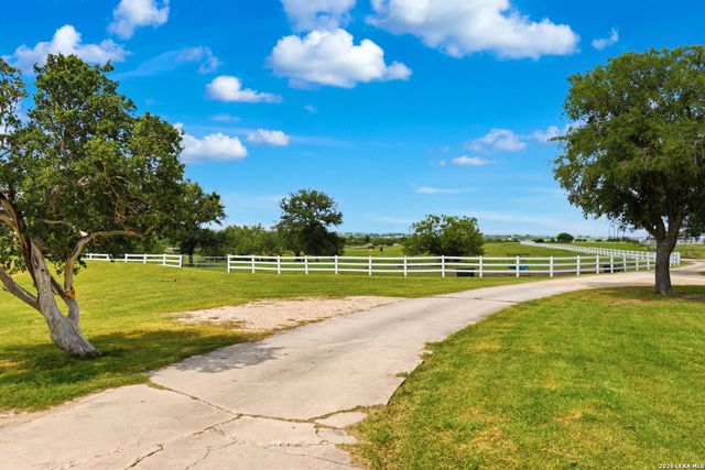 4874 Old Lehmann, Kingsbury, TX 78638