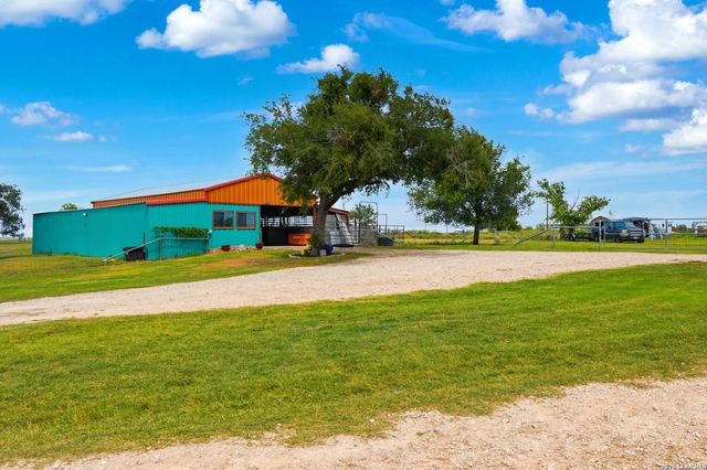 4874 Old Lehmann, Kingsbury, TX 78638