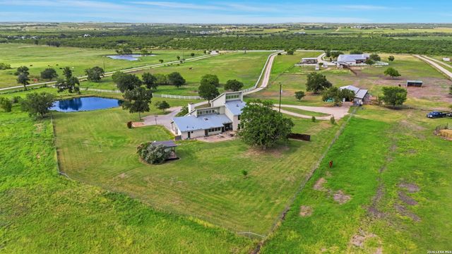 4874 Old Lehmann, Kingsbury, TX 78638