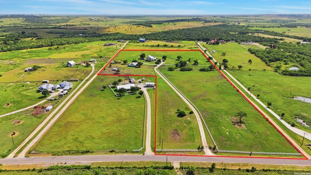 4874 Old Lehmann, Kingsbury, TX 78638