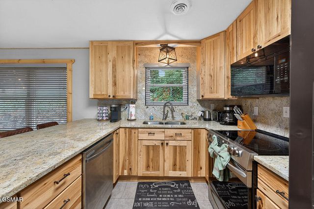 309 Saint Andrews Way, Gatlinburg, TN 37738