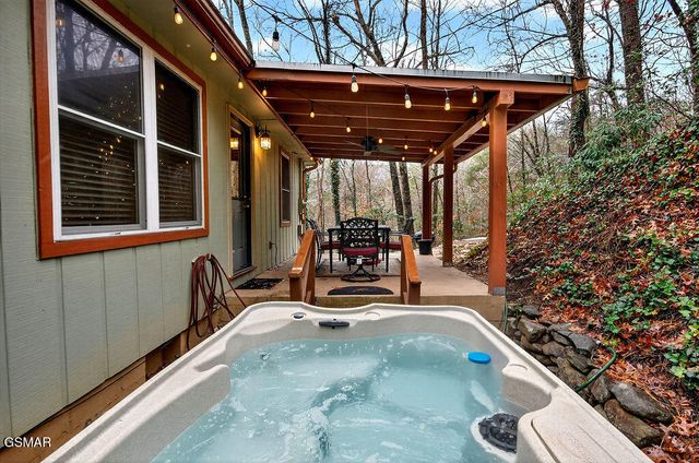 309 Saint Andrews Way, Gatlinburg, TN 37738