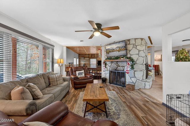 309 Saint Andrews Way, Gatlinburg, TN 37738