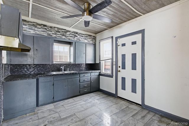 5885 Harrell Street, Detroit, MI 48213