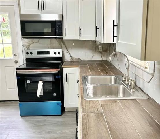 206 Henry M Turner Street, Abbeville, SC 29620