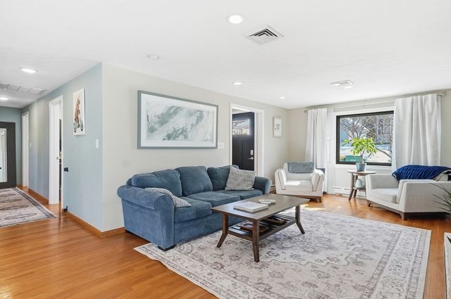 3 Golden Terrace, Woburn, MA 01801