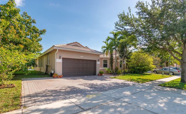 12843 NW 18th Court, Pembroke Pines, FL 33028