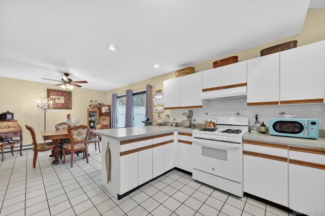 196 Vineyard Avenue, Highland, NY 12528