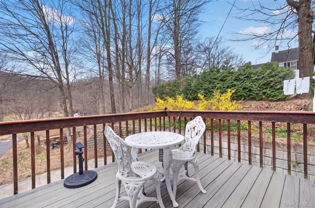 196 Vineyard Avenue, Highland, NY 12528
