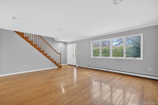 196 Vineyard Avenue, Highland, NY 12528